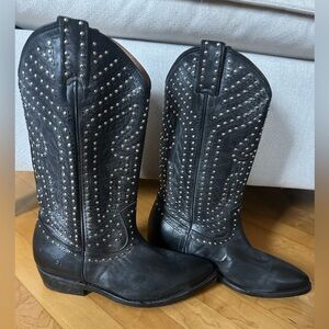 Frye Billy Stud Pull On Western Black Leather Boots Size 8.5-Worn only twice!